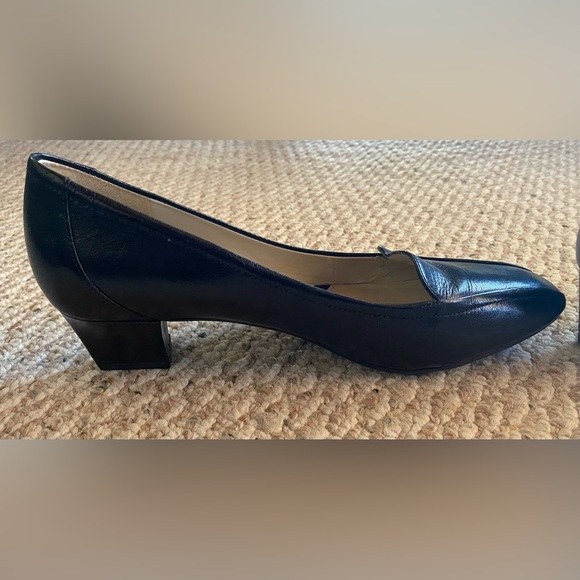 Naturalizer Black Fuller Loafer, Size 8.5 W - Picture 4 of 11